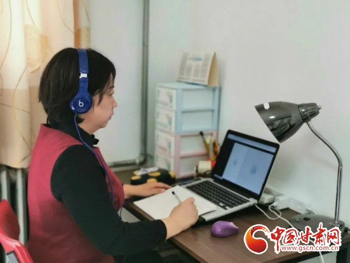 【三八特刊·“疫”線心聲】她，24小時(shí)聆聽“疫”動(dòng)的心