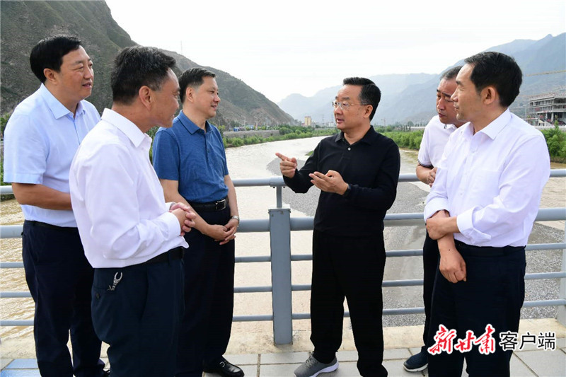 【快訊】唐仁健在武都區(qū)調(diào)研脫貧攻堅(jiān)等工作