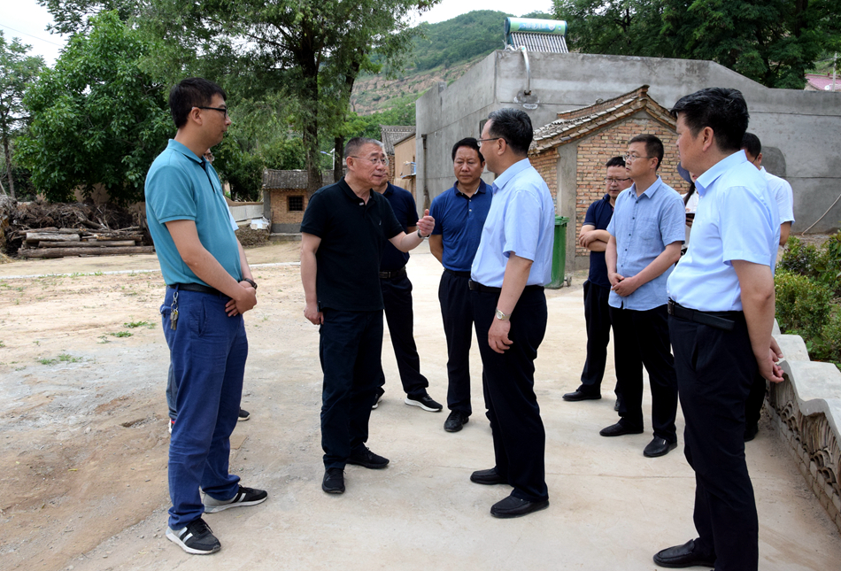 王銳深入麥積區(qū)、甘谷縣掛牌督戰(zhàn)村調(diào)研指導(dǎo)脫貧攻堅(jiān)工作