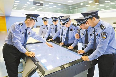 致敬！人民警察