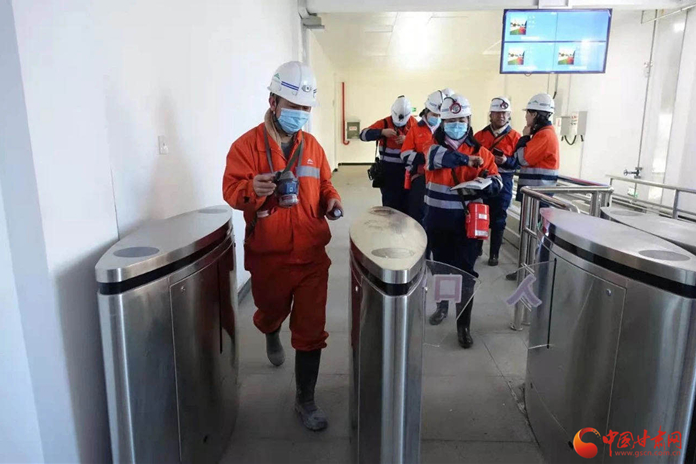 【新春走基層】春節(jié)，他們依然堅(jiān)守在600米礦井下