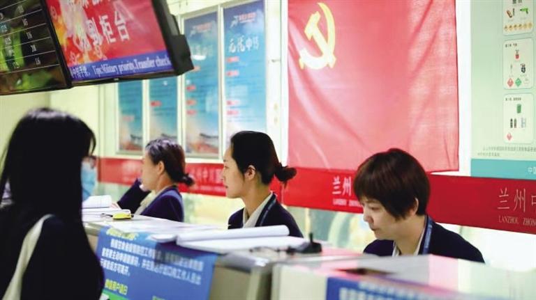 蘭州機(jī)場研發(fā)升級(jí)智慧中轉(zhuǎn)系統(tǒng)航班中轉(zhuǎn)無須提取行李和二次安檢