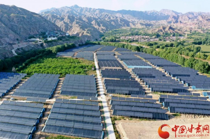 【奮斗百年路 啟航新征程 脫貧攻堅(jiān)答卷】以村為家，把貧困戶當(dāng)家人——記全國(guó)脫貧攻堅(jiān)先進(jìn)個(gè)人錢(qián)有