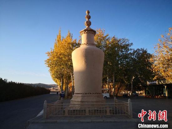 圖為2020年11月，沐浴在晨光中的莫高窟道士塔。(資料圖) 馮志軍 攝
