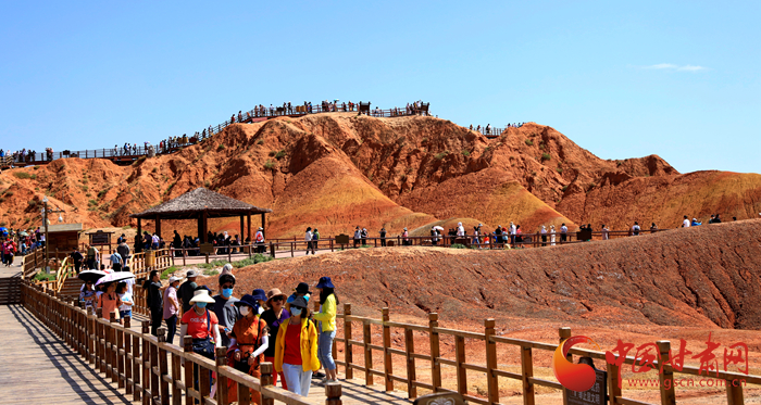 端午假期張掖共接待游客87.05萬(wàn)人次，實(shí)現(xiàn)旅游收入4.64億元