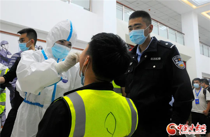 蘭州市城關(guān)區(qū)市場(chǎng)監(jiān)管局：確保疫情防控物資和民生必需品價(jià)格平穩(wěn)