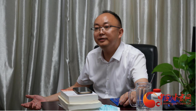 【蘭大新聞學(xué)子重走西北角】七年風(fēng)雨扶貧路——記“脫貧攻堅(jiān)四川好人”黃虹秀