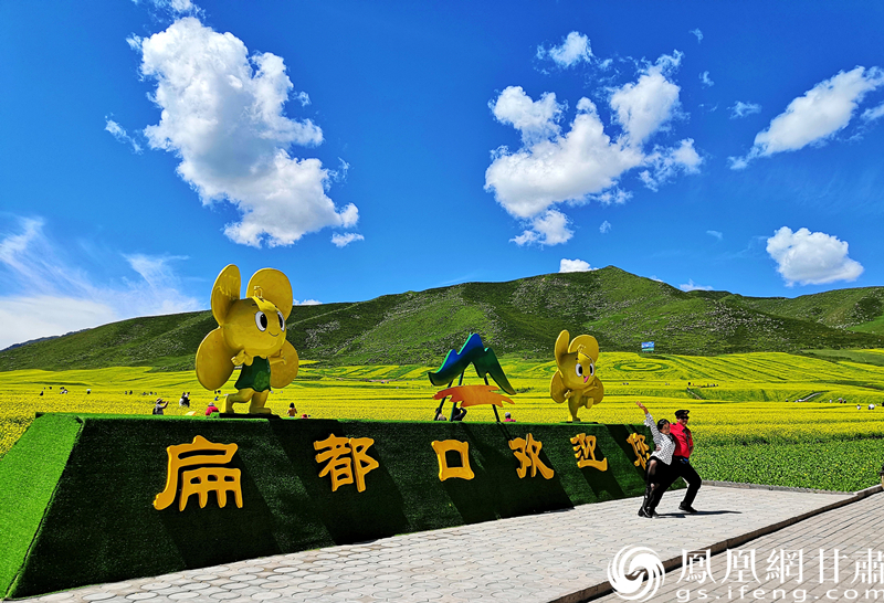 河西走廊張掖扁都口，古絲綢之路要道。王振武 攝