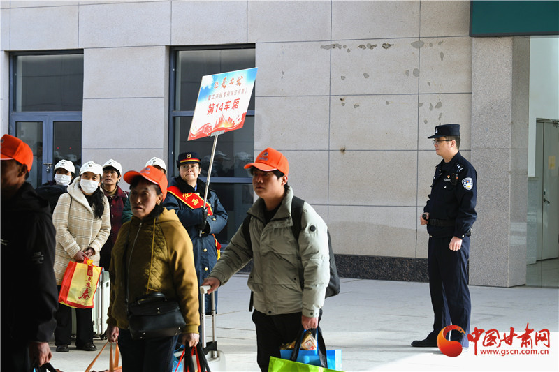 春動隴原|甘肅首趟務(wù)工專列開行 鐵警傾力守護返崗平安